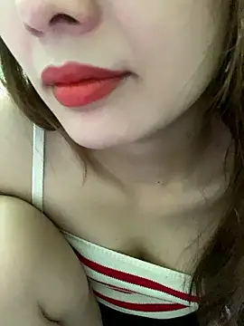 Snapshot of Angela_loveee chatting on 01-12-26, 12:32 Angela loveee online show from 01-12-26, 12:32