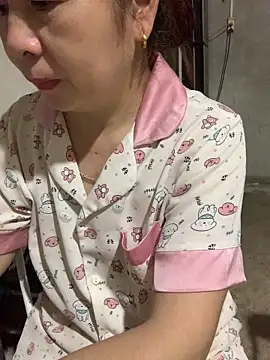 Snapshot of -Mery- chatting on 05-27-26, 11:07 -Mery- online show from 05-27-26, 11:07