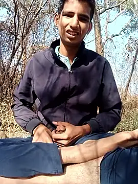 Snapshot of sahilcute1 chatting on 01-12-26, 04:18 sahilcute1 online show from 01-12-26, 04:18