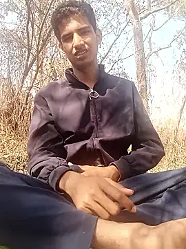 Snapshot of sahilcute1 chatting on 01-15-26, 05:23 sahilcute1 online show from 01-15-26, 05:23