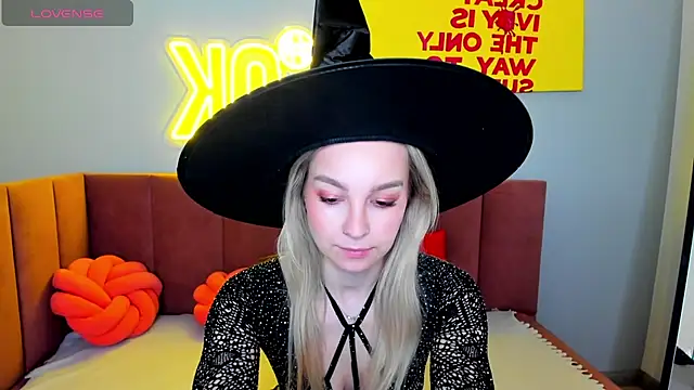 Snapshot of DaisyMellifluous chatting on 03-13-26, 01:34 DaisyMellifluous online show from 03-13-26, 01:34