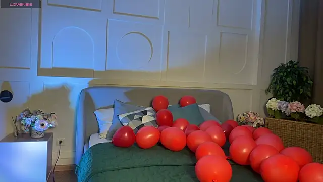 Snapshot of _SilkyShadow_ chatting on 02-19-26, 01:12 SilkyShadow online show from 02-19-26, 01:12