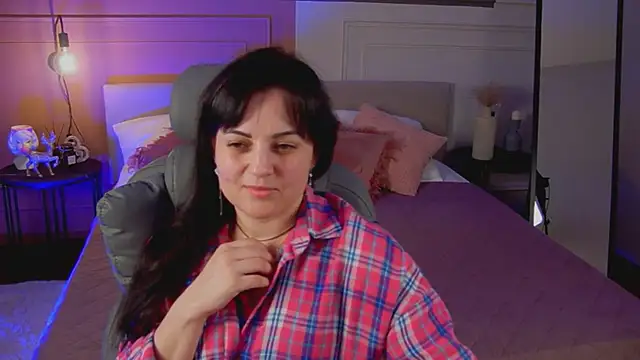 Snapshot of _SilkyShadow_ chatting on 02-27-26, 02:11 SilkyShadow online show from 02-27-26, 02:11