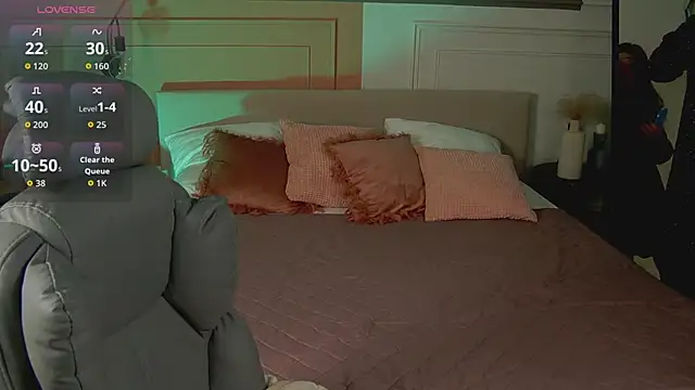 Snapshot of _SilkyShadow_ chatting on 03-12-26, 01:01 SilkyShadow online show from 03-12-26, 01:01