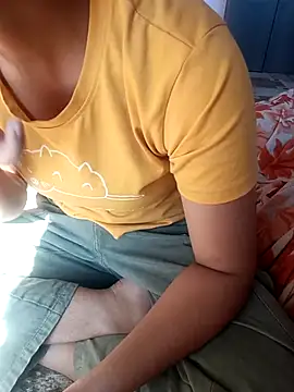 Snapshot of eddy_girl chatting on 02-06-26, 08:18 eddy girl online show from 02-06-26, 08:18