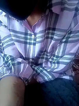 Snapshot of eddy_girl chatting on 02-14-26, 06:21 eddy girl online show from 02-14-26, 06:21