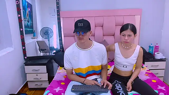 Snapshot of Sophi_and_Jack chatting on 03-10-26, 10:59 Sophi and Jack online show from 03-10-26, 10:59