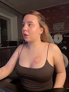 Snapshot of AnnaSeint chatting on 02-14-26, 06:26 AnnaSeint online show from 02-14-26, 06:26