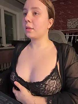 Snapshot of AnnaSeint chatting on 02-17-26, 05:19 AnnaSeint online show from 02-17-26, 05:19