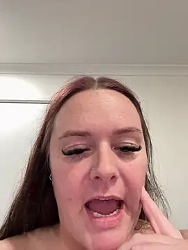 Snapshot of carinabro10 chatting on 05-16-26, 10:36 carinabro10 online show from 05-16-26, 10:36