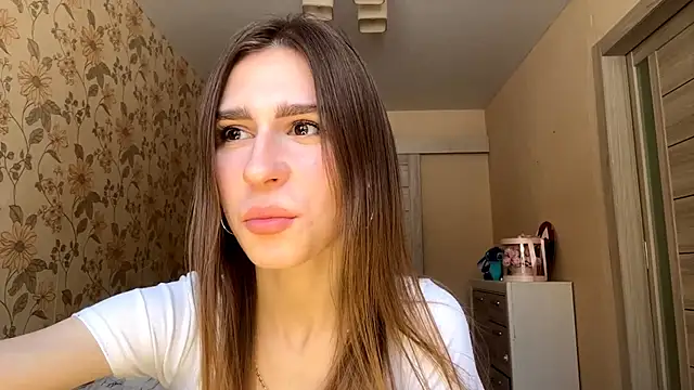 Snapshot of ElsieKuhlmann chatting on 01-19-26, 11:14 ElsieKuhlmann online show from 01-19-26, 11:14