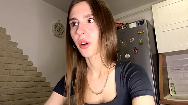 Snapshot of ElsieKuhlmann chatting on 02-10-26, 02:15 ElsieKuhlmann online show from 02-10-26, 02:15