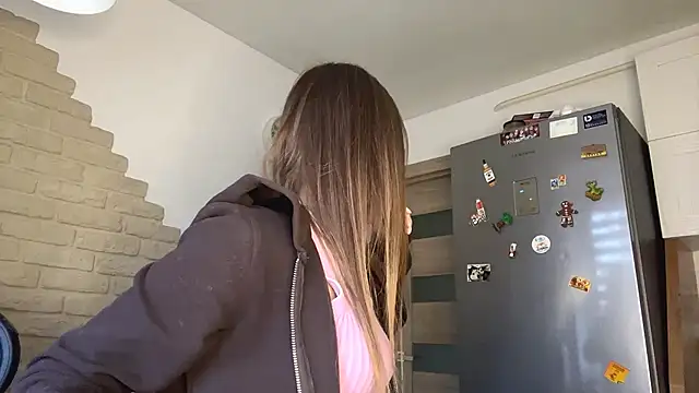 Snapshot of ElsieKuhlmann chatting on 03-15-26, 05:35 ElsieKuhlmann online show from 03-15-26, 05:35