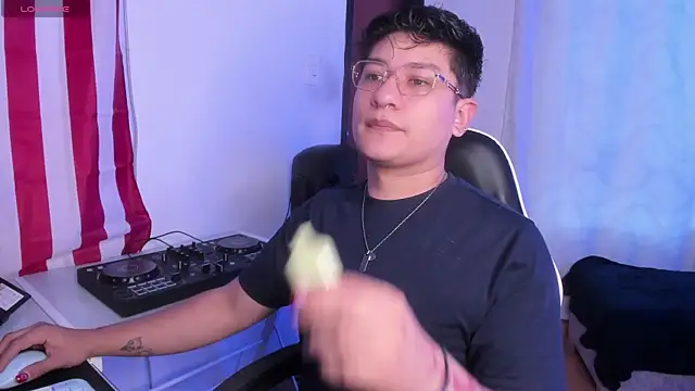 Theo Rowan online show from 04-17-26, 11:46