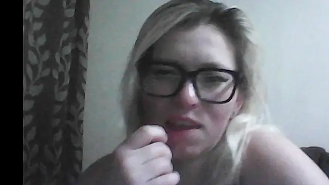 Snapshot of Dolce_Tempt chatting on 01-16-26, 08:13 Dolce Tempt online show from 01-16-26, 08:13