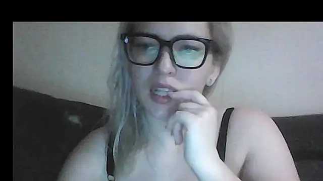 Snapshot of Dolce_Tempt chatting on 02-19-26, 07:10 Dolce Tempt online show from 02-19-26, 07:10