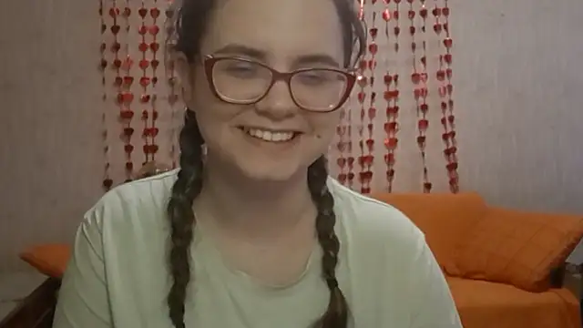 Snapshot of Miyabeee chatting on 03-08-26, 08:07 Miyabeee online show from 03-08-26, 08:07