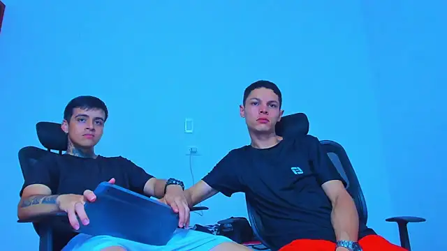 Thomas-Wil online show from 04-05-26, 01:36