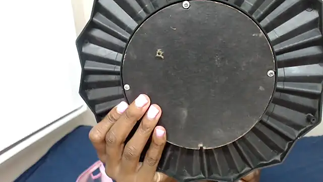 Snapshot of TallDivaNoir chatting on 03-03-26, 05:41 TallDivaNoir online show from 03-03-26, 05:41