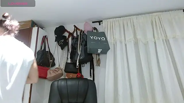 Snapshot of Scarlett_3X chatting on 03-09-26, 10:41 Scarlett 3X online show from 03-09-26, 10:41