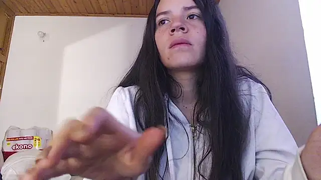 Shanel Lozano online show from 06-12-26, 03:33