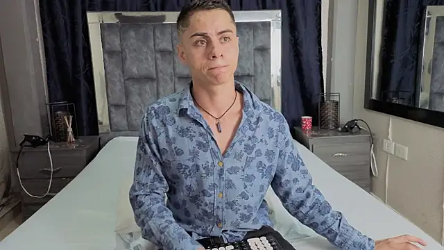 LeoMonnroe online show from 02-11-26, 06:57