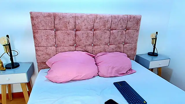 Snapshot of Veronica_Wins_ chatting on 01-11-26, 07:08 Veronica Wins online show from 01-11-26, 07:08