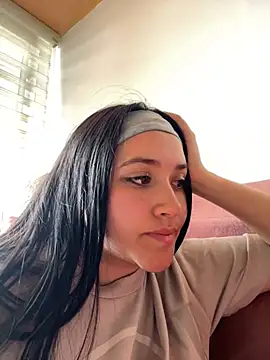 Snapshot of Veronica_Wins_ chatting on 02-16-26, 06:26 Veronica Wins online show from 02-16-26, 06:26