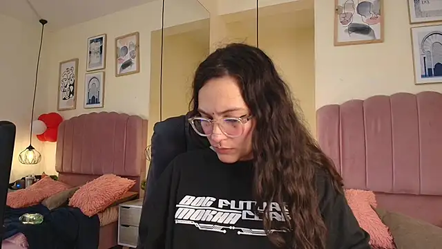 Snapshot of Hanabie_ chatting on 02-25-26, 03:16 Hanabie online show from 02-25-26, 03:16