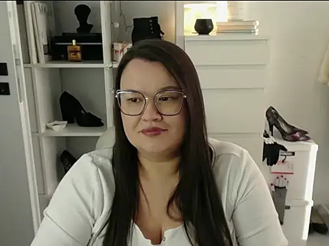 Snapshot of HollyDanceSoul chatting on 03-12-26, 03:40 HollyDanceSoul online show from 03-12-26, 03:40