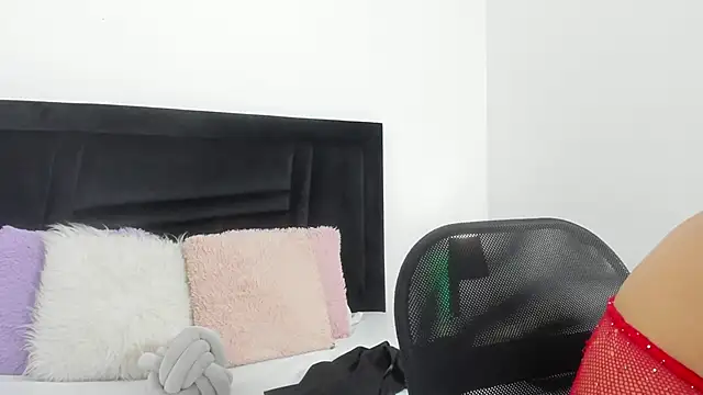 Snapshot of Naugthy_Sara chatting on 02-12-26, 07:09 Naugthy Sara online show from 02-12-26, 07:09