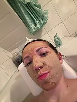 Snapshot of Marina_und_Jayden chatting on 02-02-26, 08:18 Marina und Jayden online show from 02-02-26, 08:18