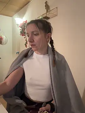 Snapshot of Marina_und_Jayden chatting on 02-05-26, 10:58 Marina und Jayden online show from 02-05-26, 10:58