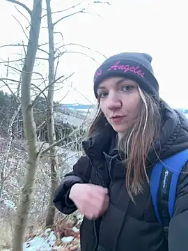 Snapshot of Marina_und_Jayden chatting on 02-16-26, 04:25 Marina und Jayden online show from 02-16-26, 04:25