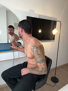 FrancoRossi  online show from 04-21-26, 01:17