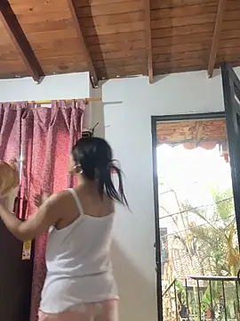 Snapshot of Abriil_cutee chatting on 02-22-26, 08:29 Abriil cutee online show from 02-22-26, 08:29