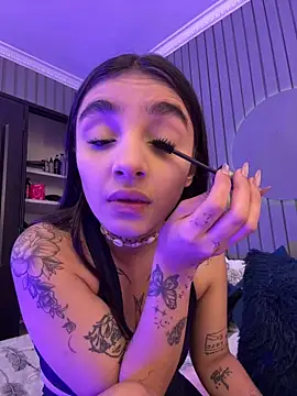 Abriil cutee online show from 06-07-26, 04:55