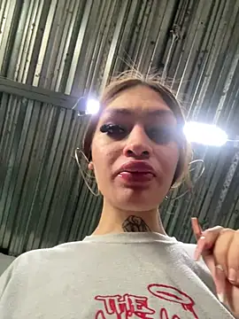 lizz lunna online show from 04-29-26, 04:55