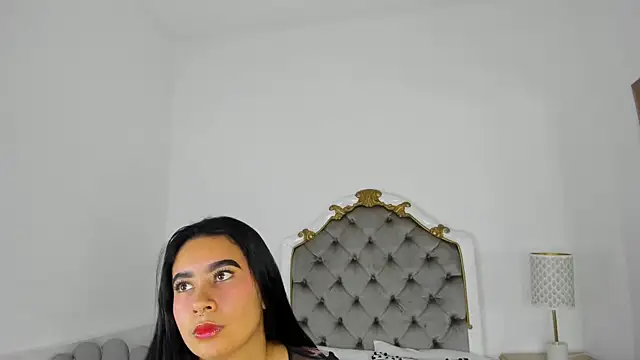 Snapshot of paulina_lux chatting on 02-07-26, 02:21 paulina lux online show from 02-07-26, 02:21