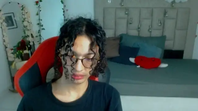 Snapshot of Axel_fox77 chatting on 05-18-26, 01:56 Axel fox77 online show from 05-18-26, 01:56