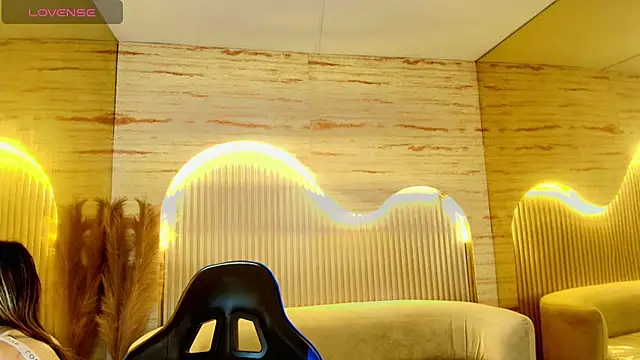 katalina r  online show from 06-11-26, 08:07