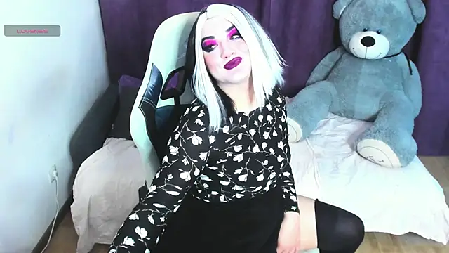 sexxx-queen online show from 05-19-26, 02:23