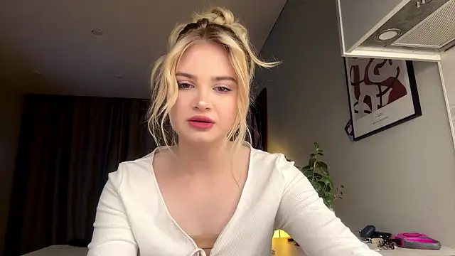 KariJarecke online show from 03-14-26, 02:11