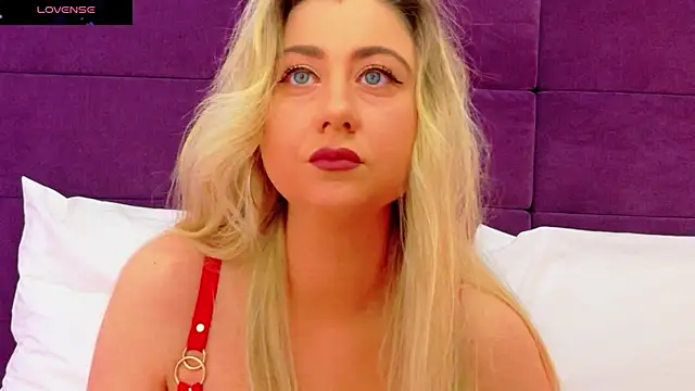 EvelinHill online show from 01-19-26, 05:11