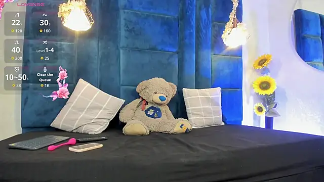 Snapshot of Laura_Miller1 chatting on 04-04-26, 06:38 Laura Miller1 online show from 04-04-26, 06:38