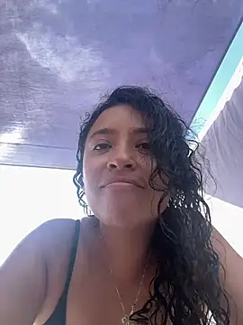 Snapshot of Laura_Miller1 chatting on 04-20-26, 07:59 Laura Miller1 online show from 04-20-26, 07:59