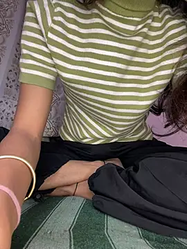 Snapshot of paribaby09 chatting on 02-15-26, 01:02 paribaby09 online show from 02-15-26, 01:02