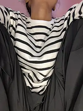 Snapshot of paribaby09 chatting on 02-18-26, 09:05 paribaby09 online show from 02-18-26, 09:05