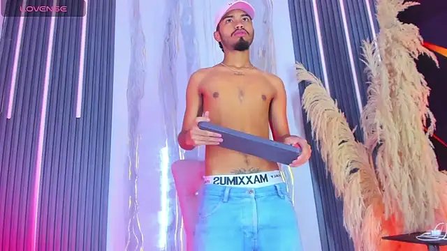 Snapshot of Baby_sexdemon chatting on 02-02-26, 08:07 Baby sexdemon online show from 02-02-26, 08:07