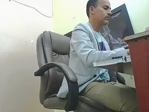 Oswalldo   online show from 02-23-26, 11:29